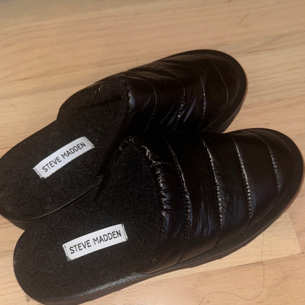 Steve Madden Black Quilted Men's Loafers - Picture 2 of 8